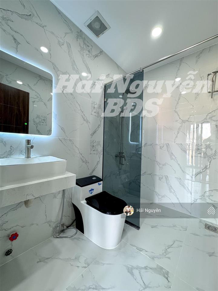 Nhà 3 lầu full nội thất hẻm xe hơi đường nguyễn thị thập  q7