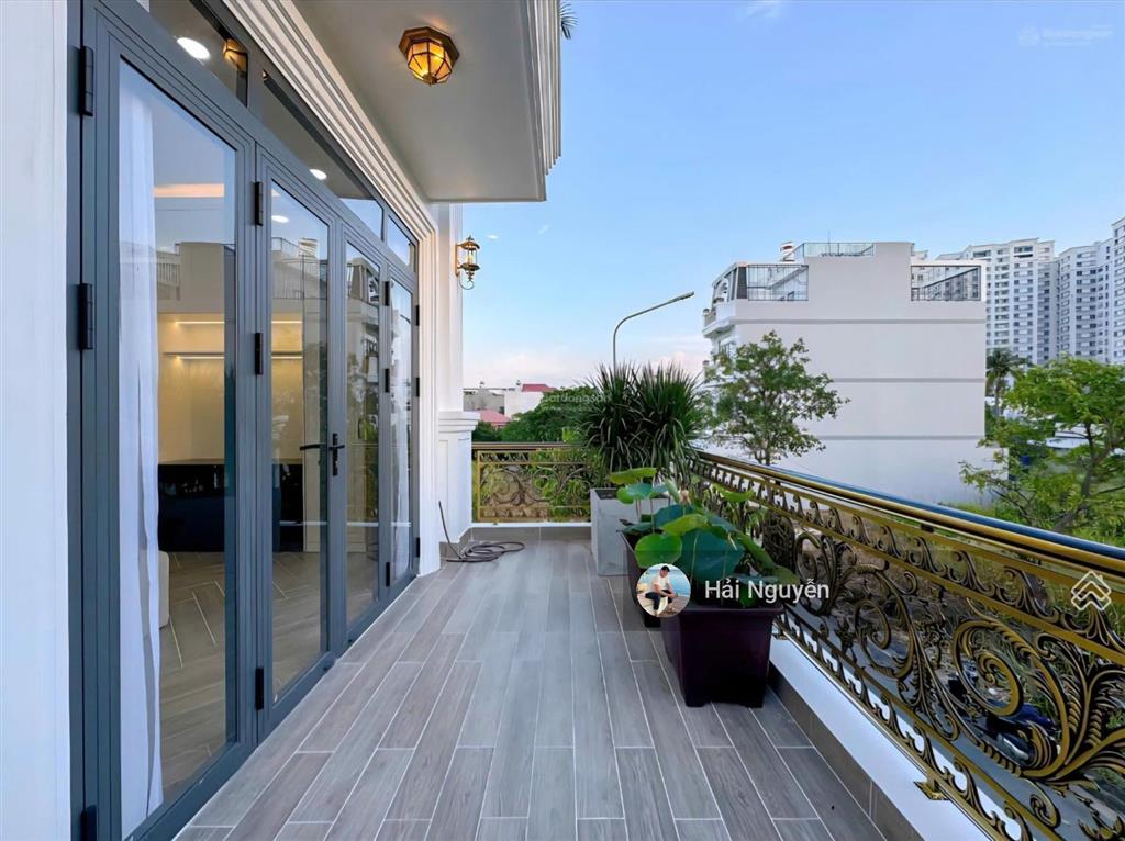 Siêu phẩm tân cổ điển full nội thất  mặt tiền đường 8m  khu dân cư compound