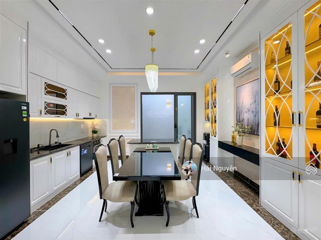 Siêu phẩm tân cổ điển full nội thất  mặt tiền đường 8m  khu dân cư compound