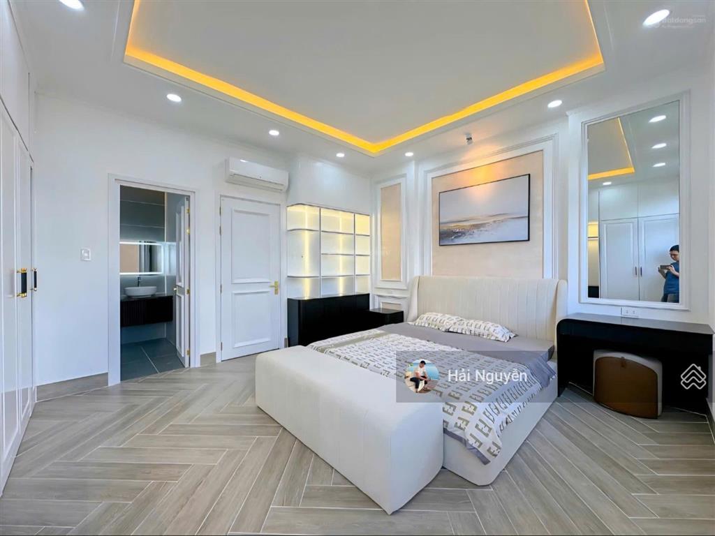 Siêu phẩm tân cổ điển full nội thất  mặt tiền đường 8m  khu dân cư compound