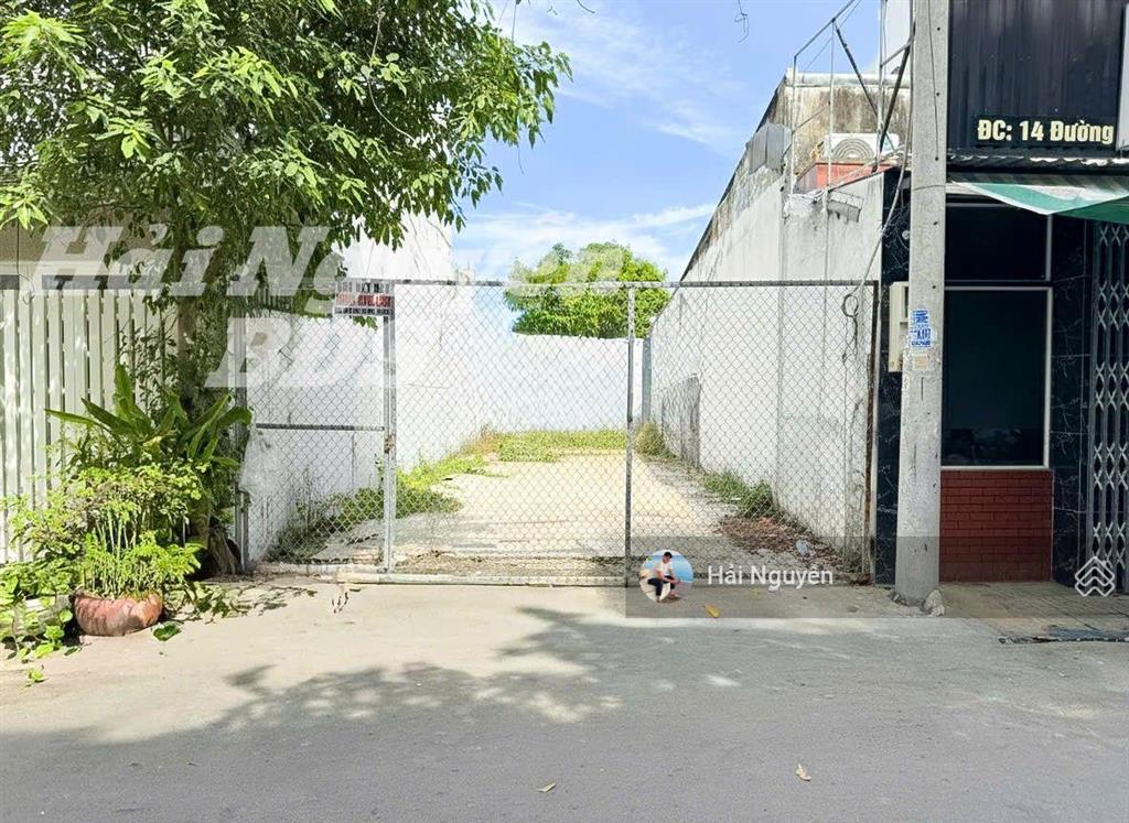 Bán lô đất đẹp mặt tiền đường số lâm văn bền q7