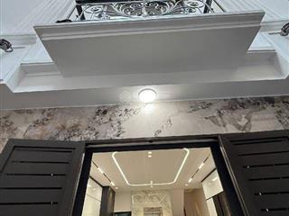 Bán gấp nhà phân lô quân đội cầu giấy dt45m x7t thang máy ga ra ô tô kinh doanh  0988 663 ***