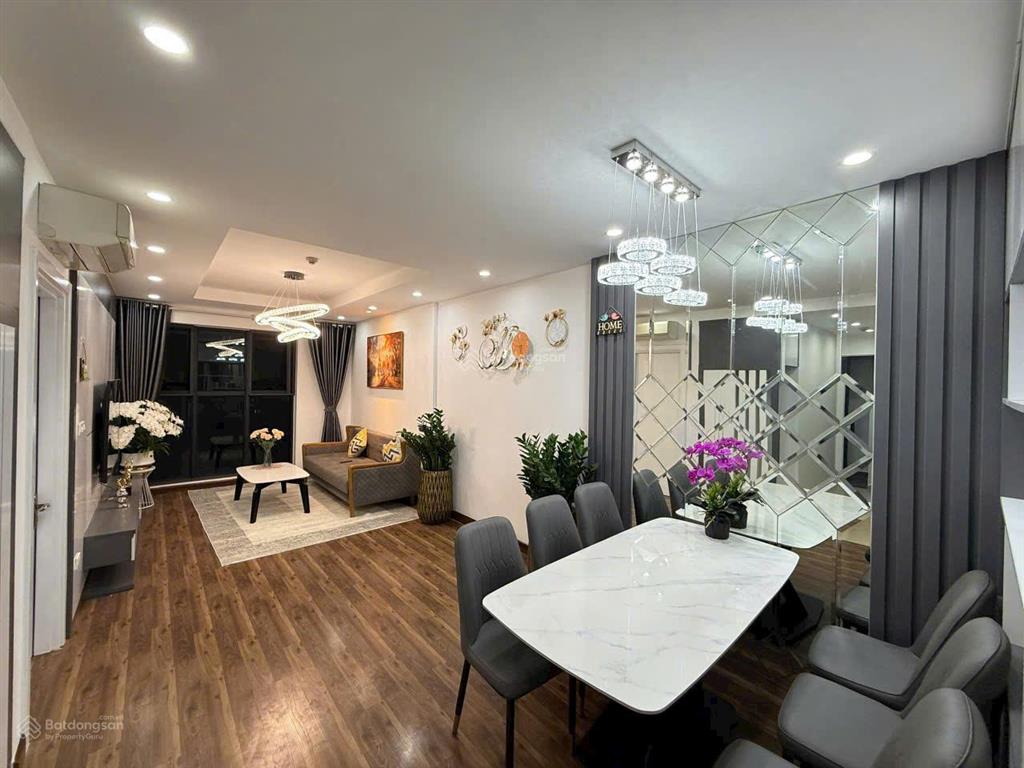 Chính chủ cho thuê căn 2 ngủ chung cư thái hà 43 phạm văn đồng giá chỉ 9.5tr