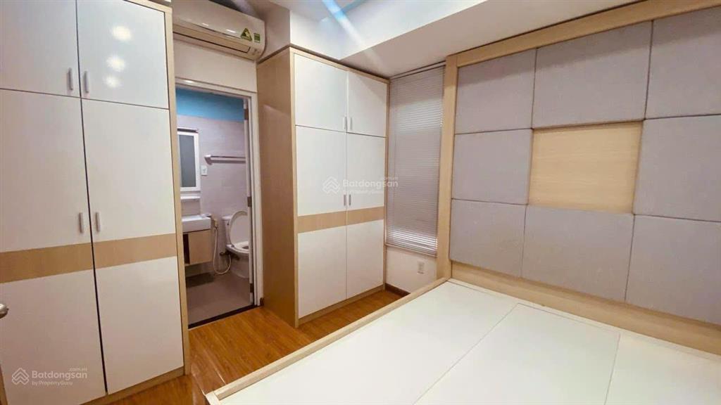 Bán căn góc có ban công flora fuji  nam long  quận 9 2pn/68m giá 3,9ty,full nội thất.0962781***