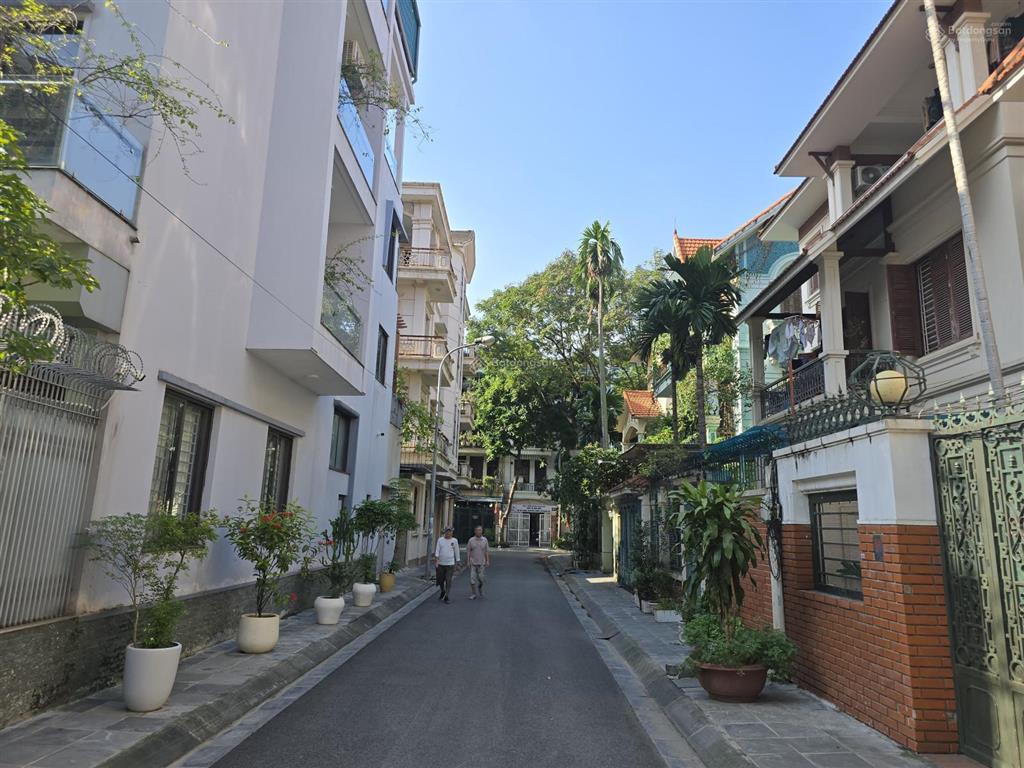 Bán gấp đất láng hạ  mặt tiền 13.4m  225m2  41 tỷ thiện chí bán trước tết !