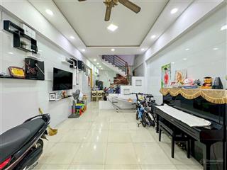 Quận 7  đường nhựa thông  ô tô trong 2 tầng ngang 4 60m2 chỉ 8 tỷ sổ chuẩn