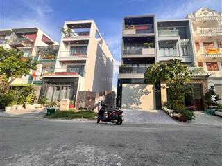 Biệt thự thang máy  ngang 5  4tầng  nội thất full  đ 16m  gần lương v bằng quận 7  16tỷ nhỉnh