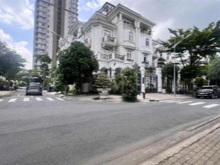 Bán biệt thự tỉ phú 220m2  kdc cosmo tân phú q 7 10x22 thang máy sau siêu thị go  hơn 40tỷ tl