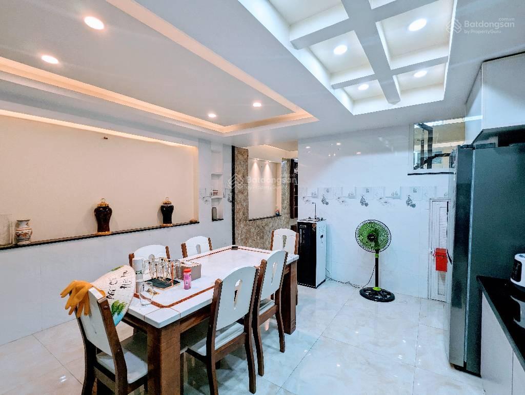 Nhà đẹp, 4 tầng, 80m2, hẻm xe hơi ngay phú mỹ hưng, quận 7, chỉ 90triệu/m2