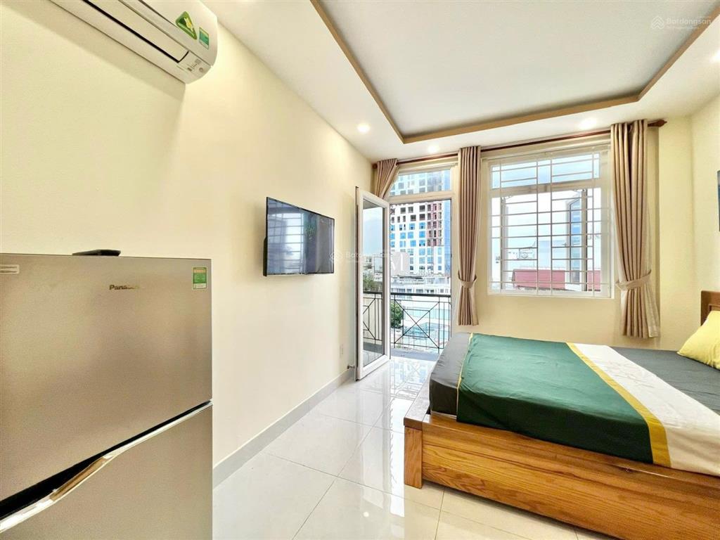 Căn hộ ban công thang máy quận 3 gần cầu lê văn sỹ, đại học sư phạm, vòng xoay dân chủ