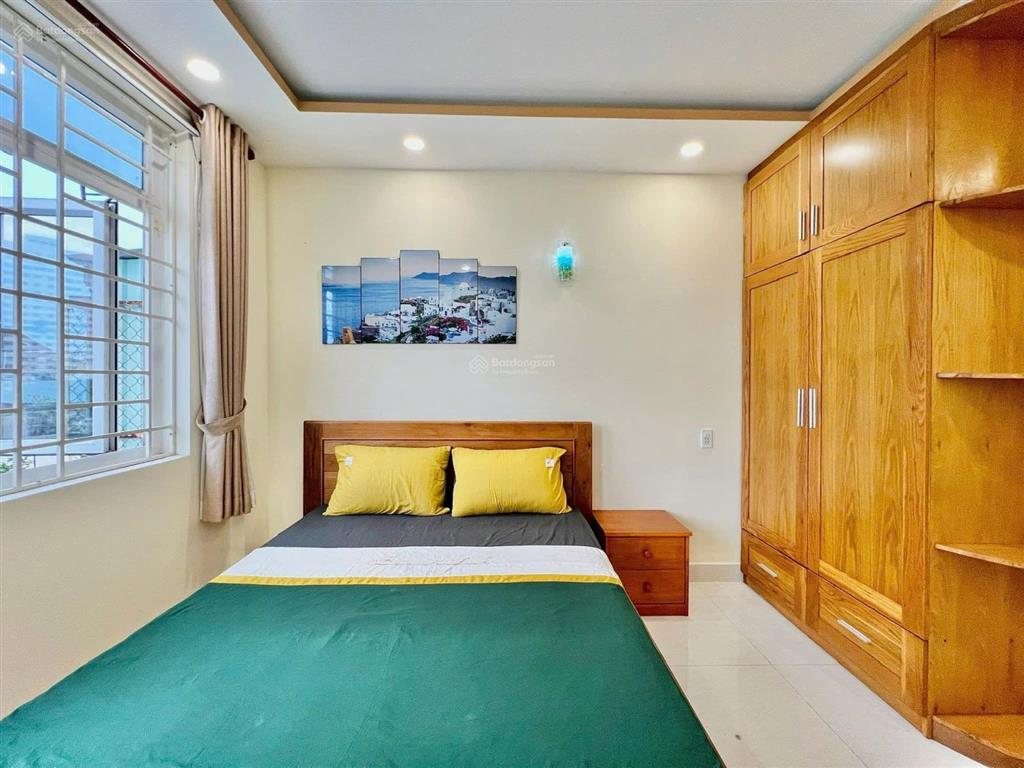 Căn hộ ban công thang máy quận 3 gần cầu lê văn sỹ, đại học sư phạm, vòng xoay dân chủ