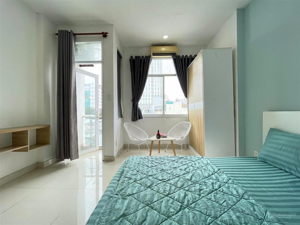 Căn hộ có ban công view bờ kè hoàng sa quận 3 gần cầu công lý, hồ con rùa, vòng xoay dân chủ