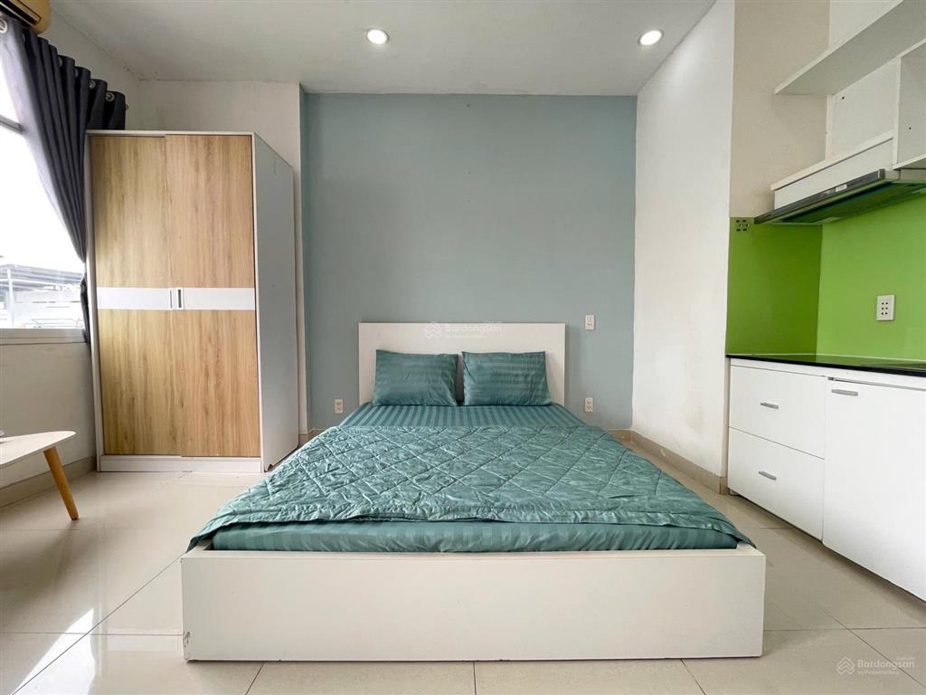 Căn hộ có ban công view bờ kè hoàng sa quận 3 gần cầu công lý, hồ con rùa, vòng xoay dân chủ