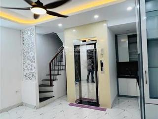 Bán nhà phố nguyễn trãi. dt32m/5t. thang máy. nhà mới đẹp. ngõ to. dân trí cao. giá 8,1 tỷ