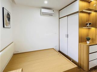 Bán nhà phố nguyễn trãi. sát royal. dt33m/6 tầng. lô góc. cho thuê30tr/1 th. giá 6,8 tỷ