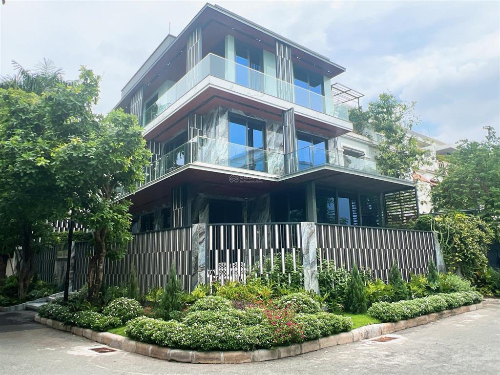 Bán biệt thự, căn góc 2 mặt tiền đường, khu trung tâm phú mỹ hưng, quận 7, giá 55 tỷ. sh 0903 775 ***