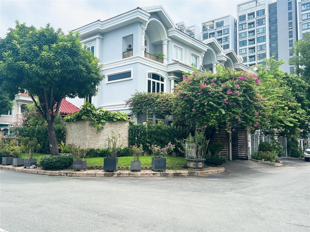 Bán biệt thự, căn góc 2 mặt tiền đường, khu trung tâm phú mỹ hưng, quận 7, giá 55 tỷ. sh 0903 775 ***