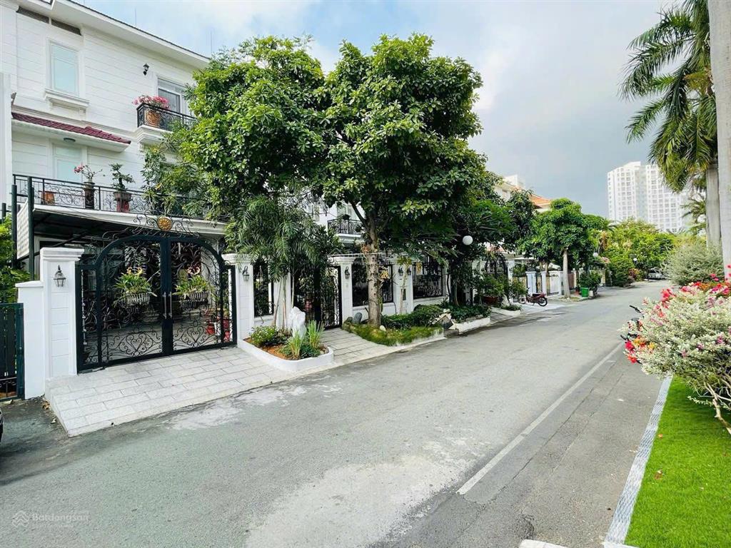 Bán biệt thự song lập mỹ quang, khu trung tâm phú mỹ hưng, quận 7, dt 10,5 * 22m giá 79 tỷ, sh.