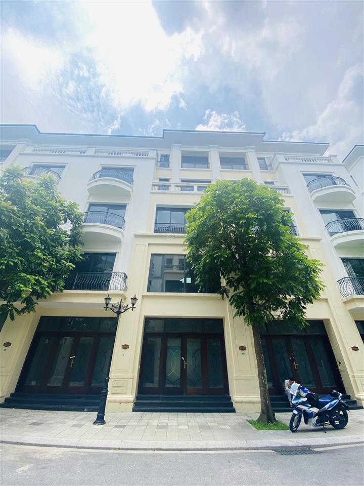 Nghe từ san hô thôi đã thấy uy tín rồi ạ diện tích 70m, mặt tiền 5m hướng đông nam vị trí đẹp gần b