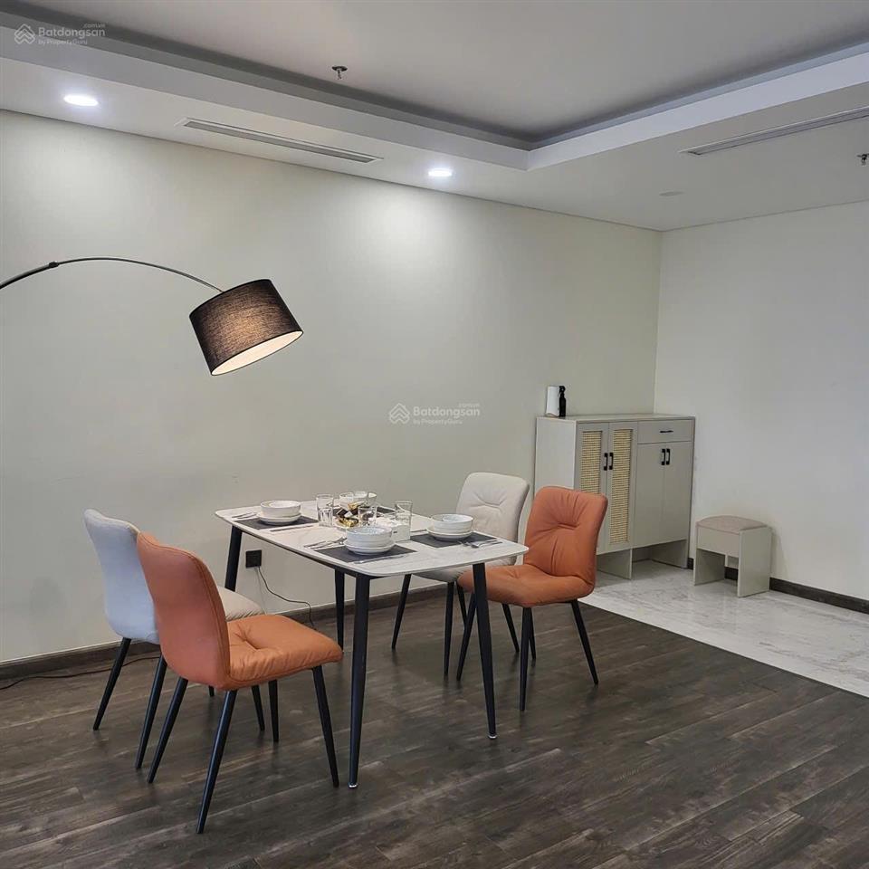 Em cho thuê căn hộ ngđ n01t6 3n cb  full nội thất view hồ giá hơn 20tr.  0973 177 ***/zalo