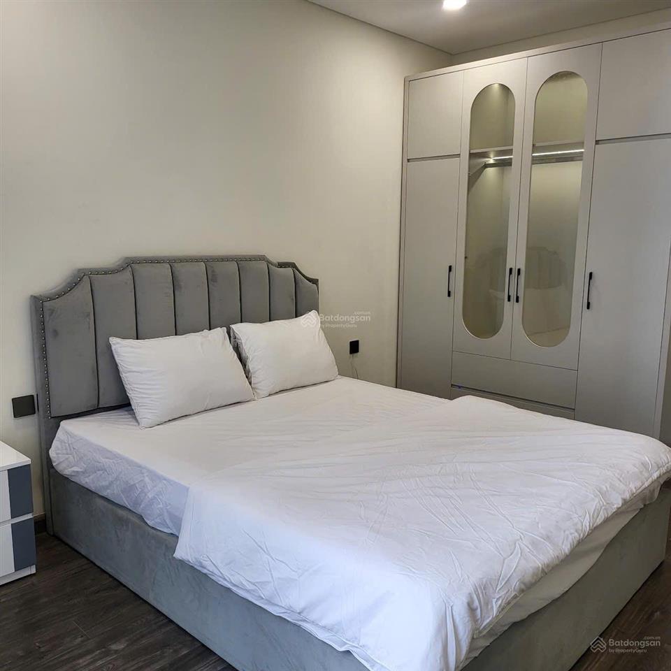 Em cho thuê căn hộ ngđ n01t6 3n cb  full nội thất view hồ giá hơn 20tr.  0973 177 ***/zalo