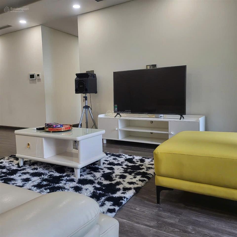 Em cho thuê căn hộ ngđ n01t6 3n cb  full nội thất view hồ giá hơn 20tr.  0973 177 ***/zalo