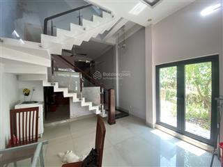 Đường 6m ô tô đậu đỗ, nhà 3 tầng 4pn, sổ hoàn công nhỉnh 4 tỷ