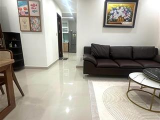 Bán căn 70 m2 , 2 pn , 2 wc , lầu cao view tố hữu , đầy đủ nội thất giá 3,1 tỷ ,  0906 549 *** sơn