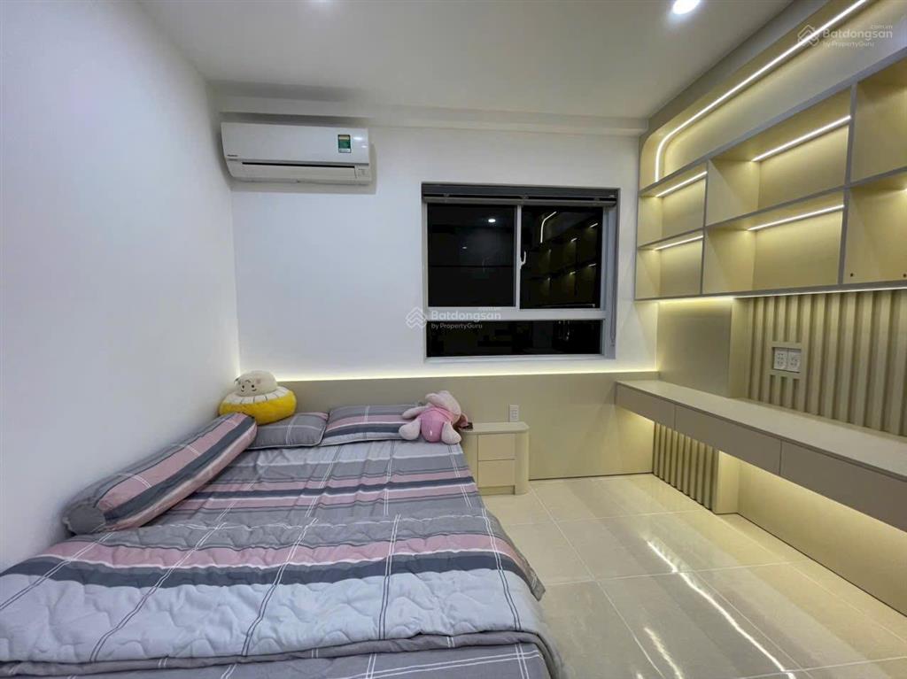 Bán căn hộ 3 pn , nhà trống , view tố hữu + sông thoáng mát , giá chỉ 3,55 tỷ , 0906 549 *** sơn