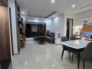 Bán căn 75 m2 ,2 pn , 2 wc , bancol hướng đông, tầng cao, nội thất đẹp giá 3,5 tỷ  0906 549 *** sơn