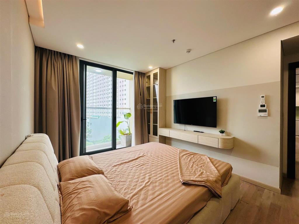 Hạ giá, bán căn góc, 2 pn, 2 wc, view sông, nội thất cao cấp, giá chỉ 4,6 tỷ,  0906 549 *** sơn