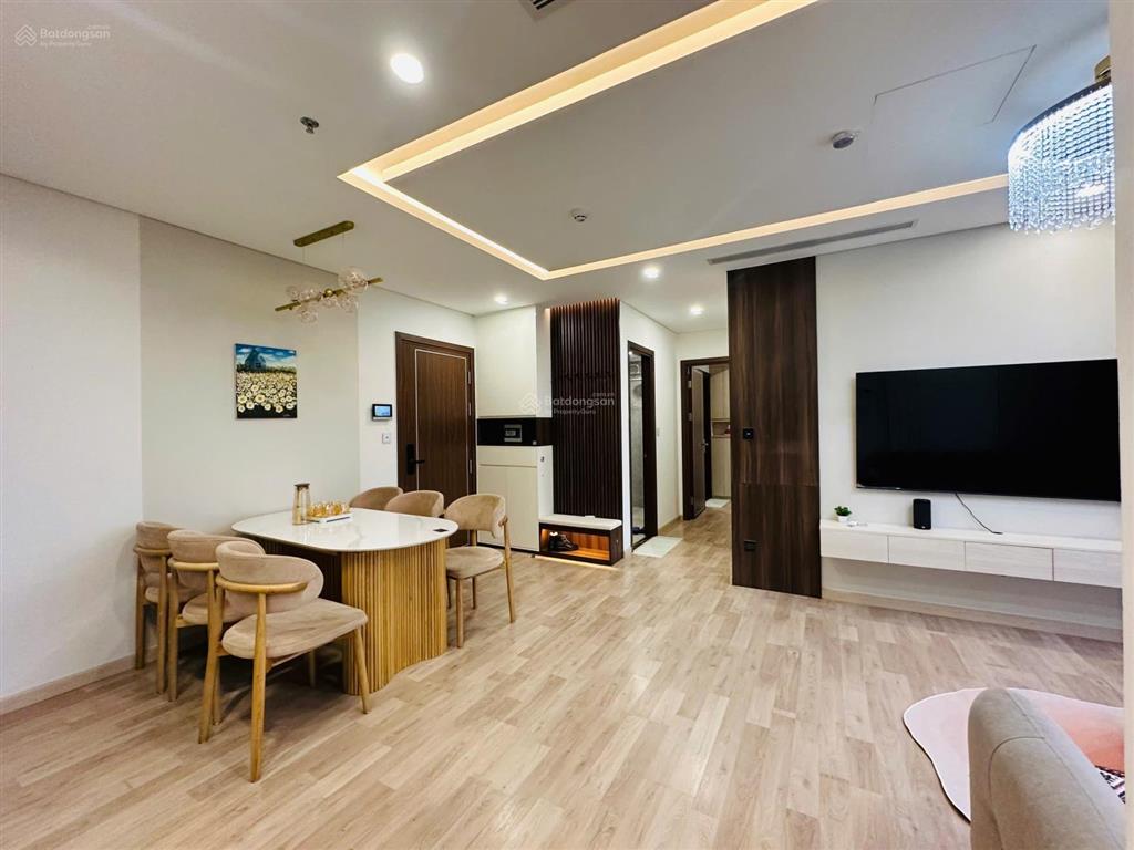 Hạ giá, bán căn góc, 2 pn, 2 wc, view sông, nội thất cao cấp, giá chỉ 4,6 tỷ,  0906 549 *** sơn