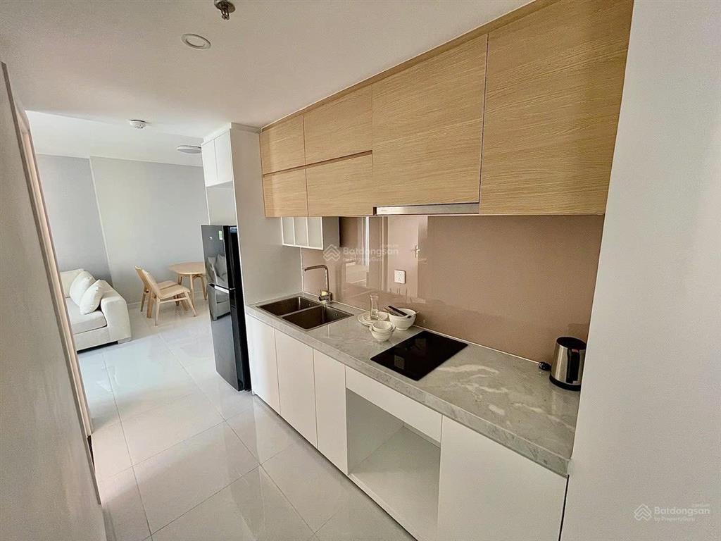 Căn 70 m2 , view sân bóng , nội thất đẹp , đã có sổ giá 3,95 tỷ ,  0906 549 *** sơn