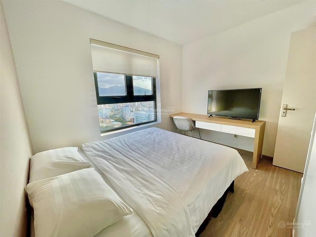 Căn 70 m2 , view sân bóng , nội thất đẹp , đã có sổ giá 3,95 tỷ ,  0906 549 *** sơn