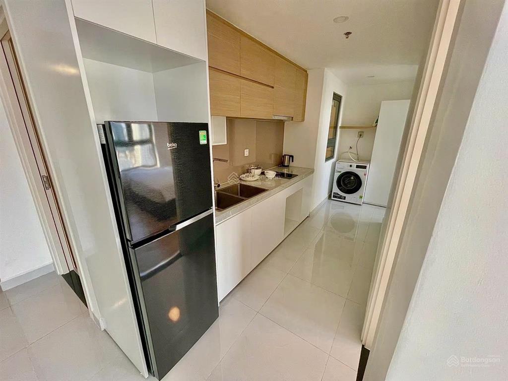 Căn 70 m2 , view sân bóng , nội thất đẹp , đã có sổ giá 3,95 tỷ ,  0906 549 *** sơn