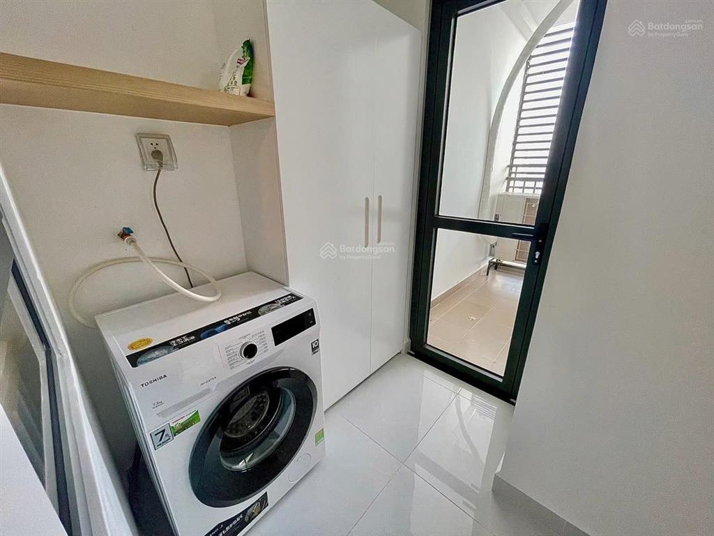 Căn 70 m2 , view sân bóng , nội thất đẹp , đã có sổ giá 3,95 tỷ ,  0906 549 *** sơn