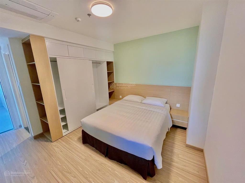 Căn 70 m2 , view sân bóng , nội thất đẹp , đã có sổ giá 3,95 tỷ ,  0906 549 *** sơn