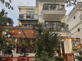 Bán biệt thự huỳnh văn bánh  trần huy liệu, p11, q. phú nhuận, dt 10x21m. kc 4t. giá 31 tỷ