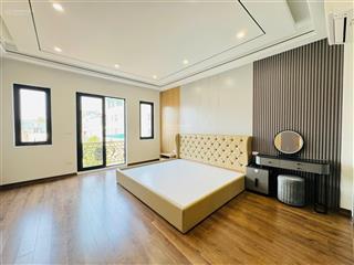 Chính chủ cần bán căn nhà thạch bàn, oto đỗ cổng, ngõ cực thoáng, 30m2, 5 tầng