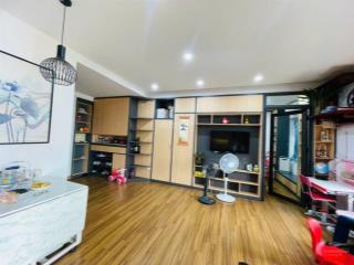 Bán nhà quan hoa, dt 50m2, lô góc, ô tô đỗ cửa, mặt ngõ thông