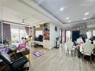 Bán căn hộ hvqp, dt136m, 3 ngủ, tầng cao, lô góc, full nội thất