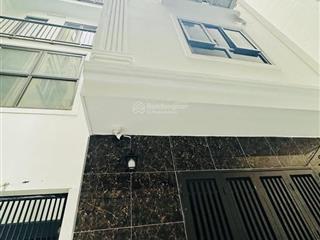 Bán nhà trần thái tông, dt52m, mt5m, 7 tầng thang máy, ngõ thông, kinh doanh