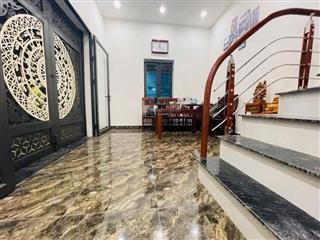 Bán nhà đội cấn, dt40m, lô góc 3 thoáng, ngõ thông, sát phố, gần ô tô