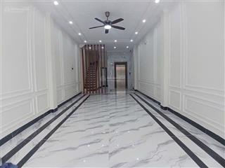 Bán nhà nguyễn ngọc vũ, dt 49m2, mt 4,7m, nhà 6 tầng thang máy, ô tô vào nhà, gần phố, kinh doanh