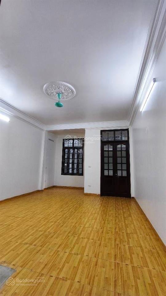 Bán nhà phạm thận duật, dt 55m2, phân lô, ô tô vào nhà, kinh doanh