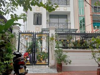 Bán biệt thự sân vườn rộng 130m 3 tầng mặt tiền 7m phố ngô gia tự nguyễn văn cừ giá 18,9 tỷ