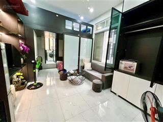 Nhà tập thể t3 căn góc thoáng 18/40m, 2 ngủ,vệ sinh khép kín giá 2,65 tỷ.