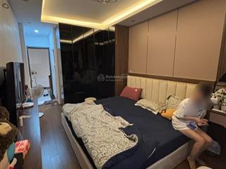 Chính chủ cần bá.n nhà 5 tầng phố cự lộchàng xóm royal full công năng tặng lại 90% nội thất xịn