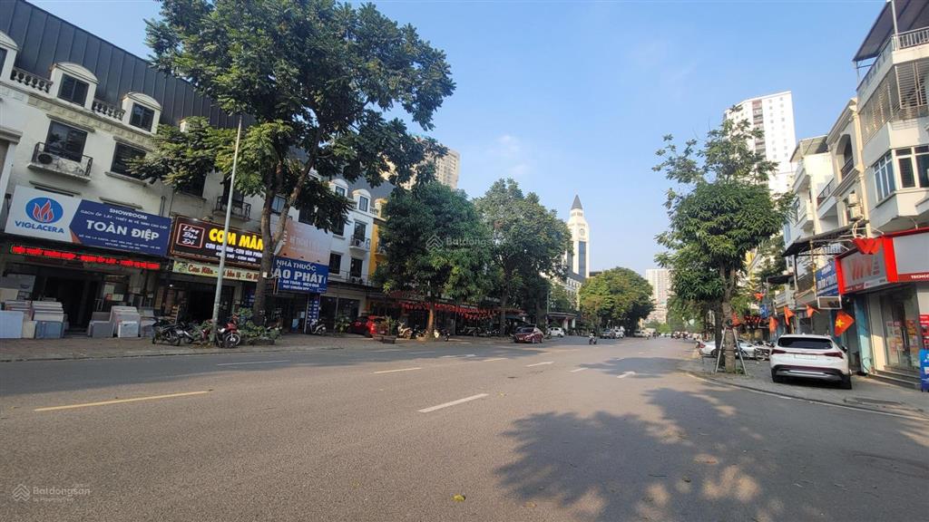 Bán biệt thự văn phú, hà đông 220m2, nhà đẹp đẳng cấp giới thượng lưu chỉ hơn 30 tỷ