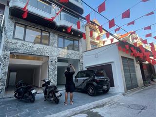 Bán nhà ngõ thông kinh doanh , hàng xóm vinhom xung quanh tiện ích , trường công , trường quốc tế ,